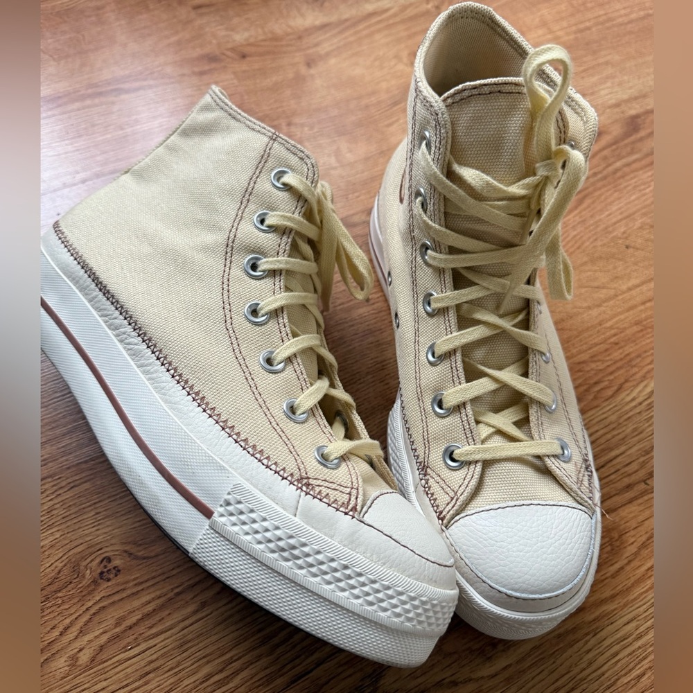 Converse High-Top Sneakers in Beige and leather
